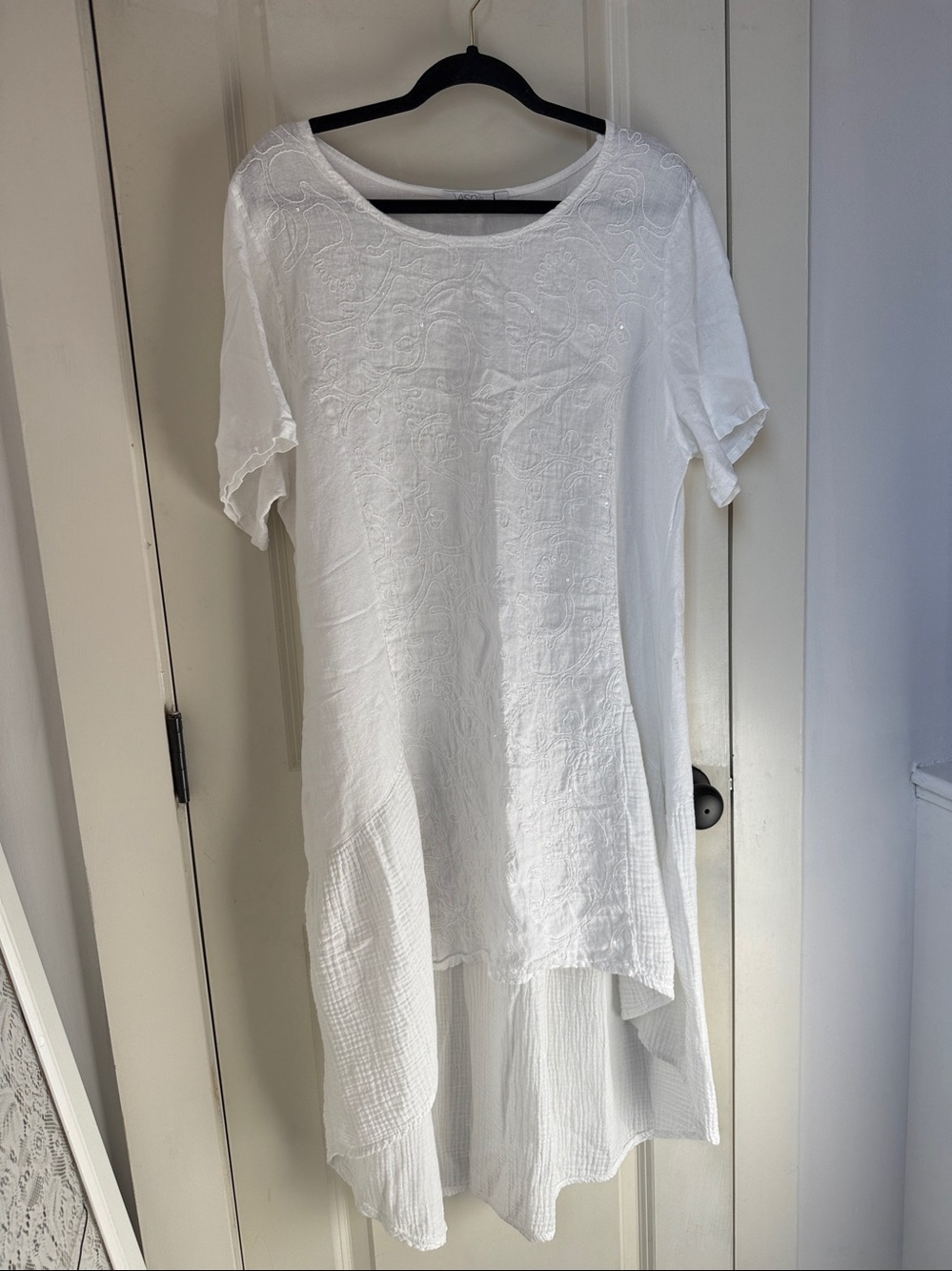 White Linen Embroidered Women’s Hi-Low Tunic Top/Dress